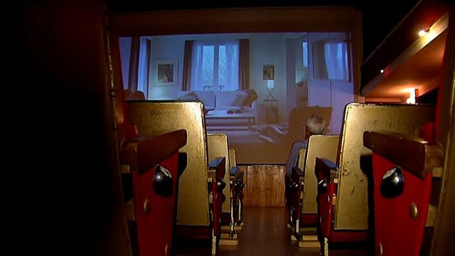 Un pequeño cine de Lérida resiste abierto con la ayuda de sus vecinos