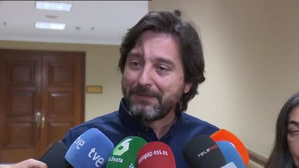 Rafael Mayoral: "Los puertos deben pertenecer a nuestro país y no entregarlos a los piratas de JP Morgan"