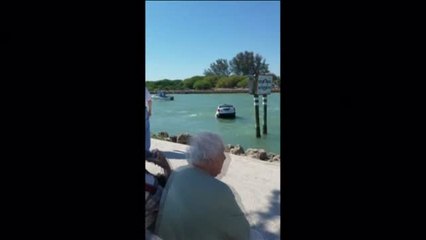 Trágico hundimiento de un coche que cayó a un canal en EEUU