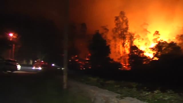 Las llamas ponen en alerta a la parroquia de Borela (Pontevedra)