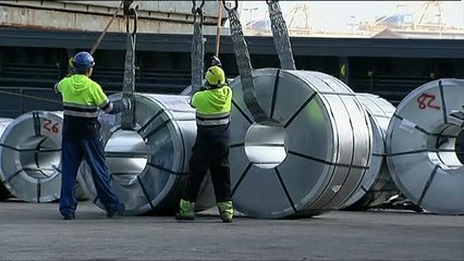 El Gobierno aprueba el decreto que liberaliza la estiba