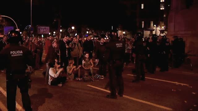 Los estudiantes catalanes concluyen su segunda jornada de huelga con una sentada pacífica