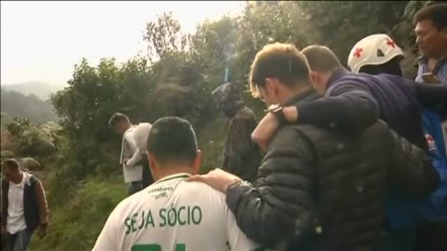Los supervivientes del Chapecoense rinden un emotivo homenaje a sus compañeros fallecidos