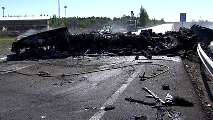 Brutal accidente entre dos caminones con dos muertos en Alfaro