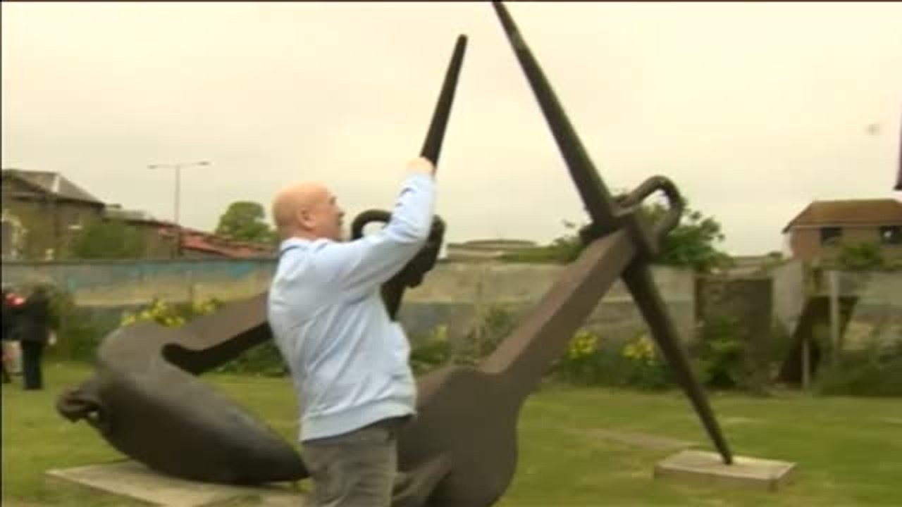 Banksy representa el Brexit en uno de sus murales callejeros