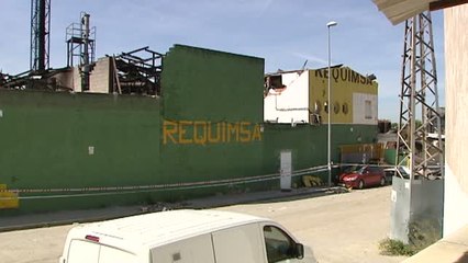 Expertos de la Guardia Civil investigan las causas de la explosión de la química de Arganda