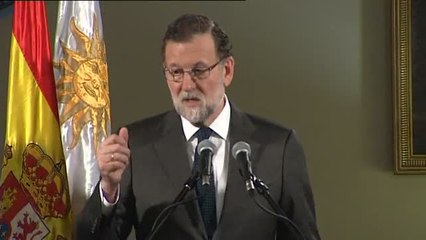 Rajoy presume en Uruguay de una España que no se rinde