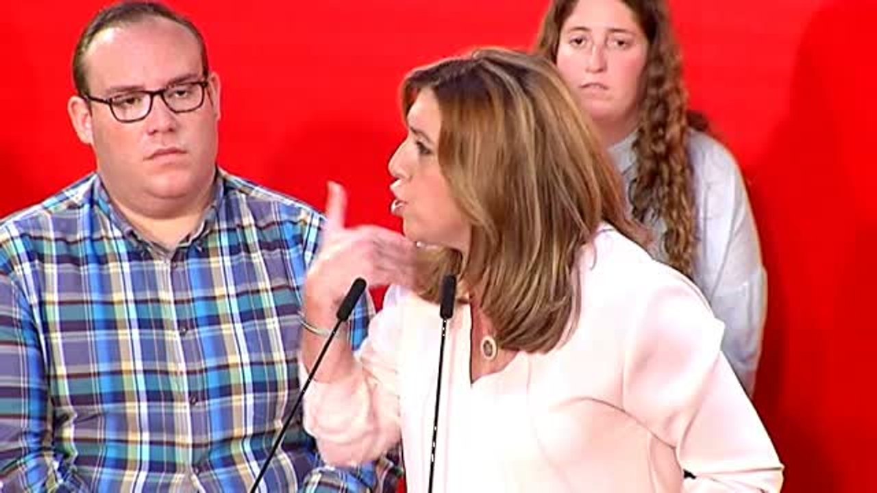 Susana Díaz lamenta que Podemos opte por "copiar las estrategias de los ultraconservadores" con eltramabus