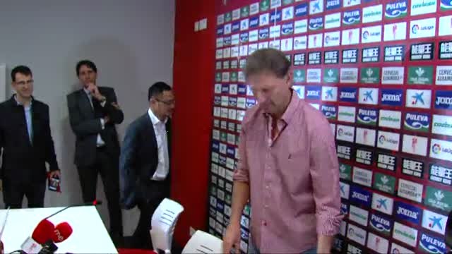 Tony Adams toma las riendas del Granada