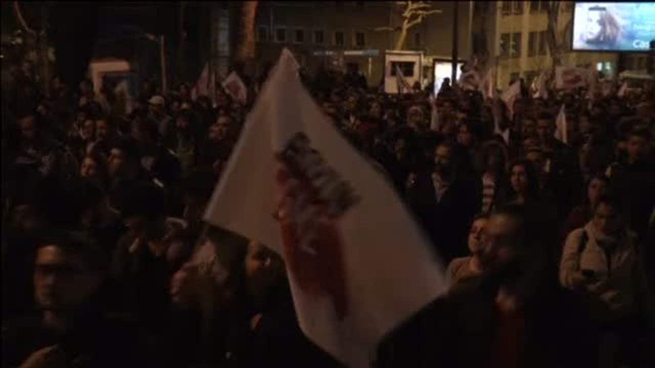 La oposición turca rechaza con caceroladas el resultado del referéndum