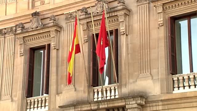 El Gobierno denunciará a los ayuntamientos que exhiban banderas republicanas