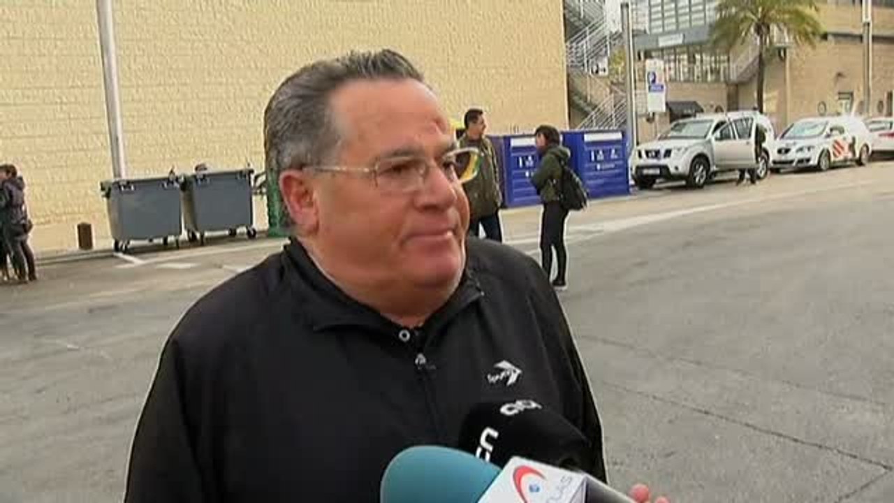 Continúa la búsqueda de los dos pescadores desaparecidos en Barcelona