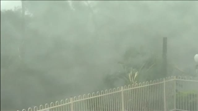 El ciclón Debbie toca tierra en Australia