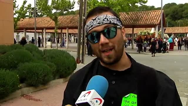 Miles de tambores inundan las calles de Hellín