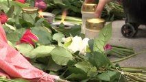 Flores y velas en Estocolmo en memoria de las víctimas
