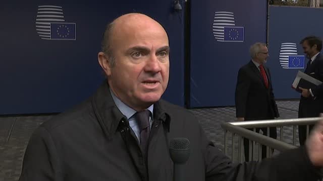 De Guindos señala que los 'contactos' con Cataluña son los habituales que se tienen con todas las comunidades autónomas