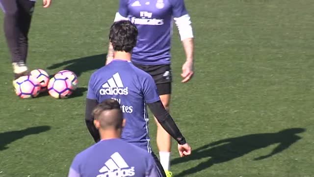 Último entrenamiento del Real Madrid antes del derbi