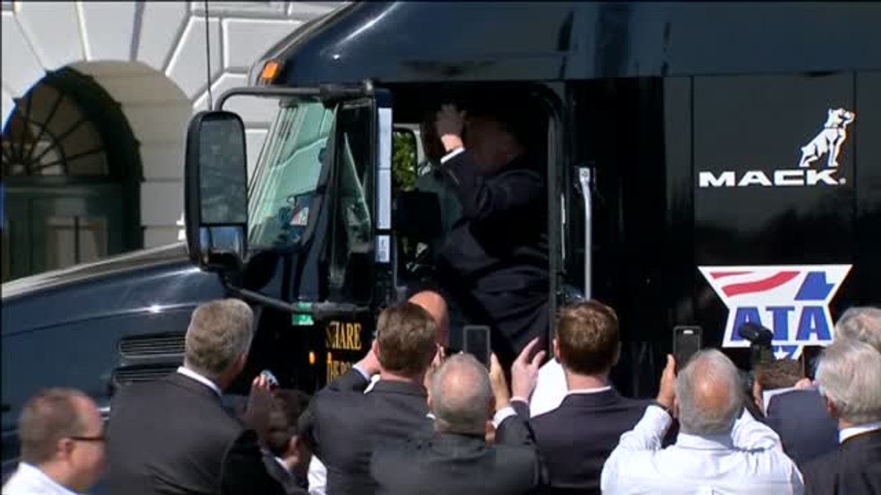 Trump aplaza la votación para derogar el Obamacare