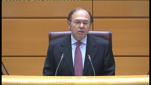 El Senado guarda un minuto de silencio en repulsa por la violencia de género