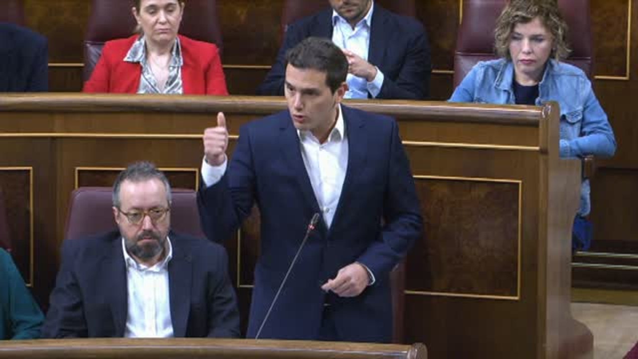 Rivera corrige a Dijsselbloem: "Nos lo hemos gastado en corrupción, en aeropuertos sin aviones, radiales sin coches y trenes sin pasajeros"