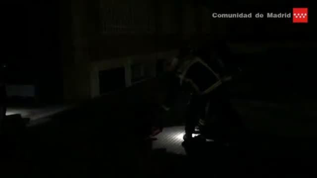 Atendidos 9 adultos y 3 niños por incendio en una vivienda de Móstoles (Madrid)