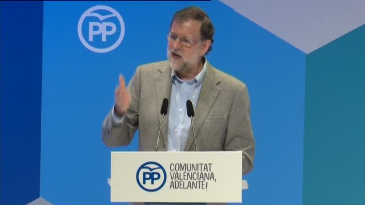 Rajoy: "Desconfiar de los adanes que se creen que hasta que llegaron ellos no había nada"