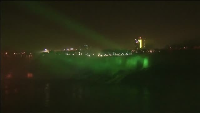 El mundo se tiñe de verde para celebrar San Patricio