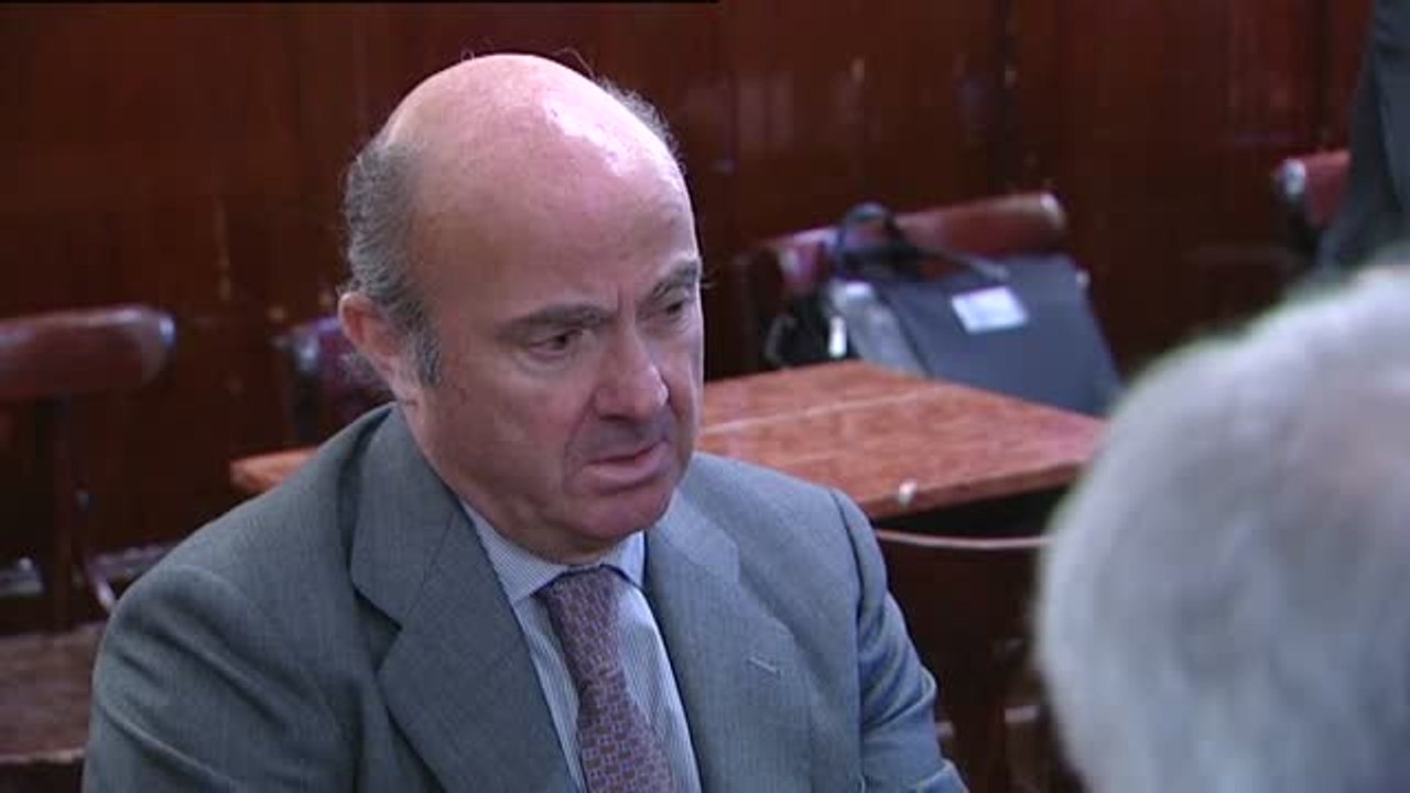 De Guindos y Garicano comparten café en Casa Manolo