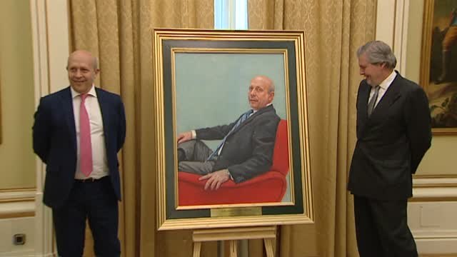 Wert ya tiene su cuadro en el ministerio de Educación