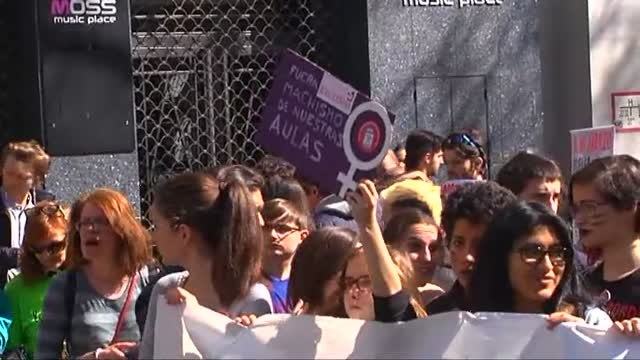 Los estudiantes tomas las calles contra la LOMCE