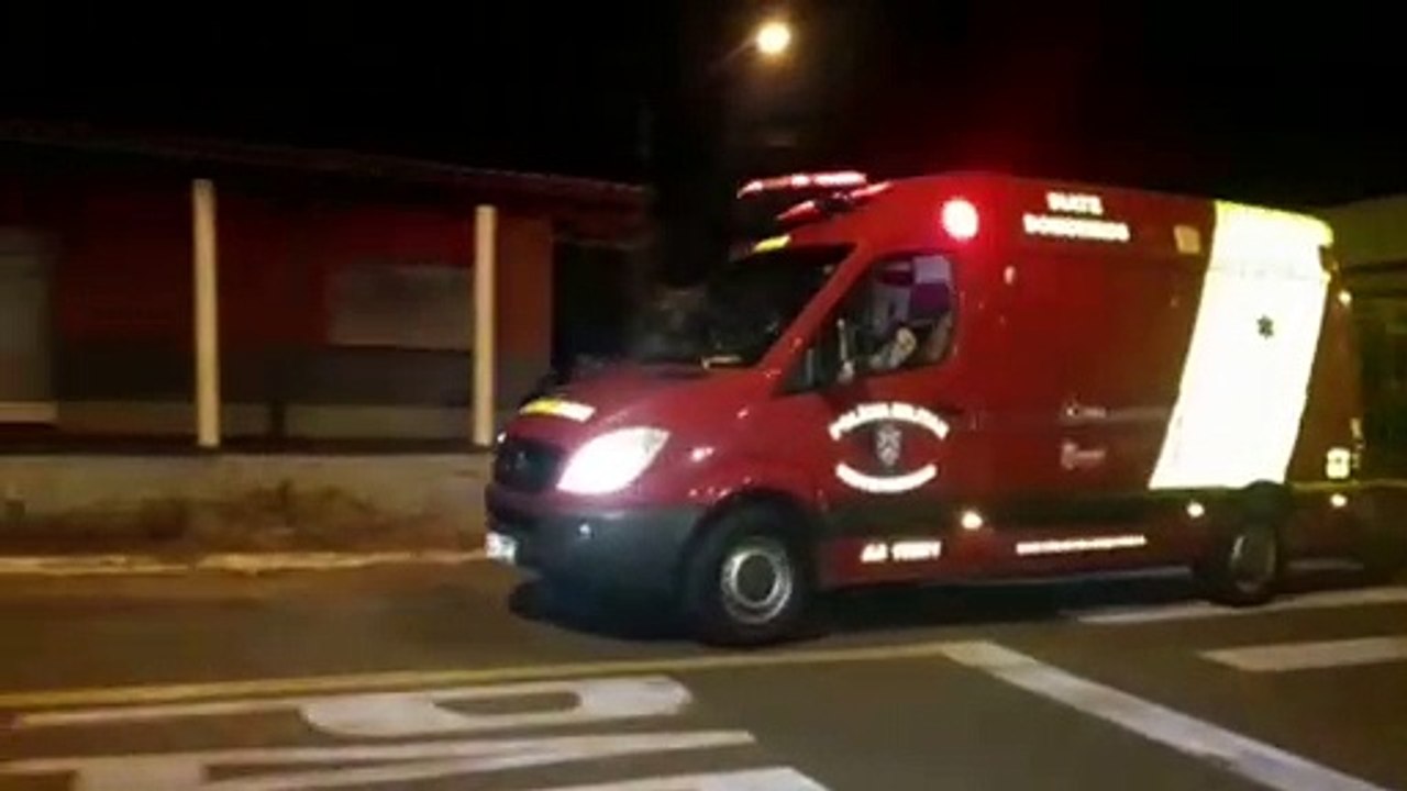 Jovem fica ferido enquanto jogava futebol