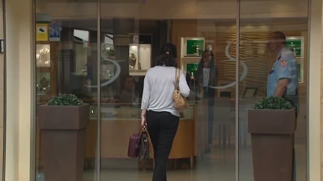 La joyería de Meloneras reabre tras el violento atraco