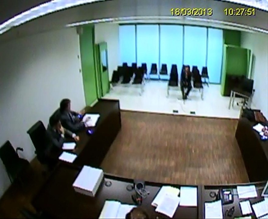 03.48 -- 05.15 "¿Había asistido usted..." (...) ..."no tenía escoltas, ¿no?"