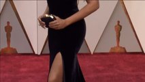 El glamour de las estrellas de Hollywood se pasea por la alfombra roja de los Oscar