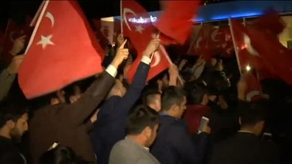 Protesta ante la embajada holandesa en Ankara por el veto al ministro de Exteriores turco