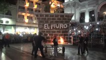 Los mexicanos queman un muro simbólico contra las medidas migratorias de Trump