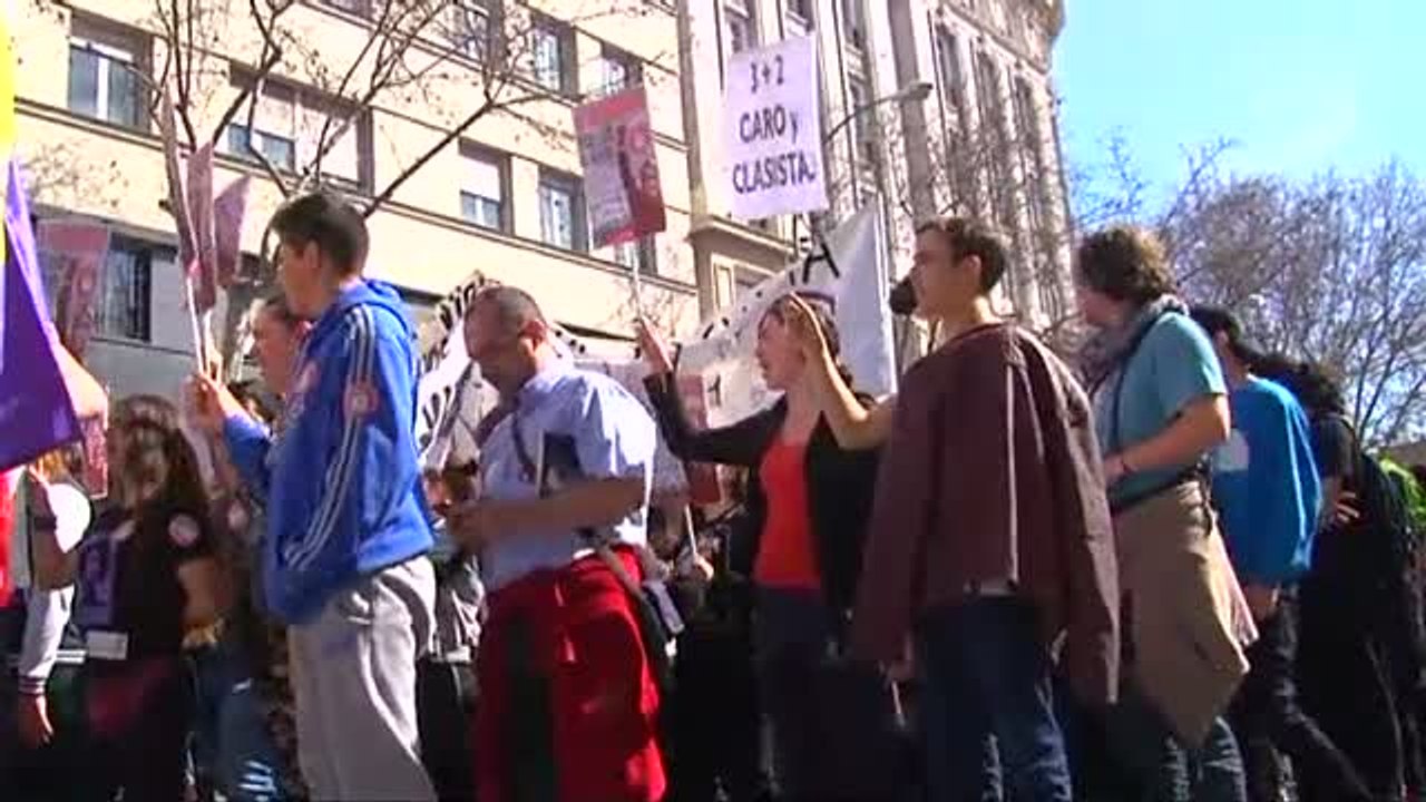 Padres, alumnos y profesores salen a la calle para que se retire la LOMCE