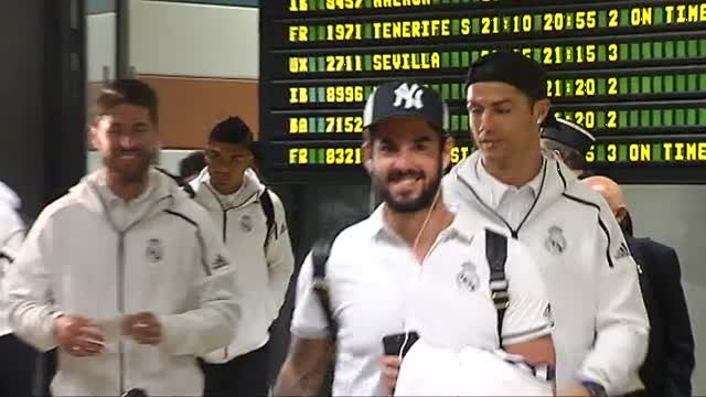 El Real Madrid, aclamado a su llegada a Valencia