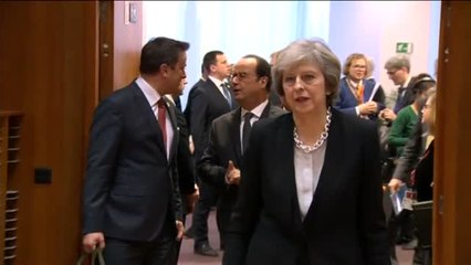 Teresha May ve complicada la situación del Brexit