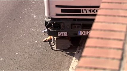 La policía detiene a un hombre que robó un camión cargado de bombonas de butano