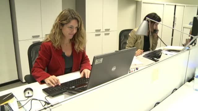 Solo el 3% de los hombres españoles prefiere que su mujer se quede en casa frente al 12% de Europa