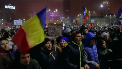 Medio millón de personas se congregan por sexto día consecutivo en Bucarest contra el gobierno