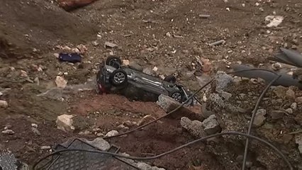 Las lluvias en Málaga convierten la carretera de Cerrado de Calderón en un barranco