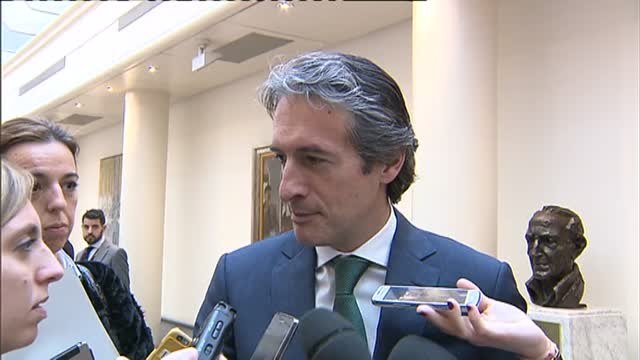 De la Serna apela a la responsabilidad de los estibadores para alcanzar un acuerdo