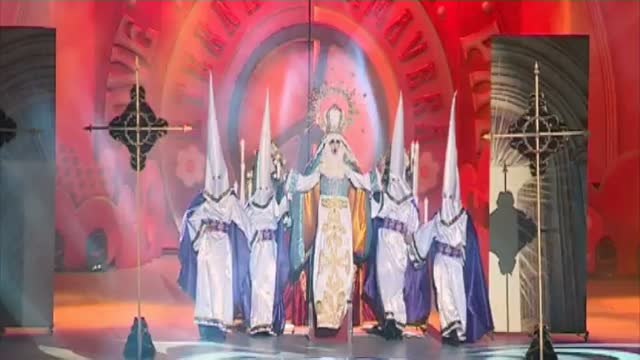 Polémica en Las Palmas por la actuación de un drag queen que se disfrazó de virgen María