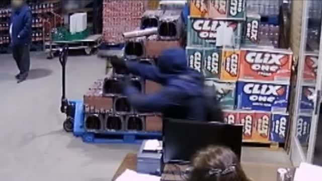 Detenidos dos violentos grupos de atracadores en Granada y Barcelona