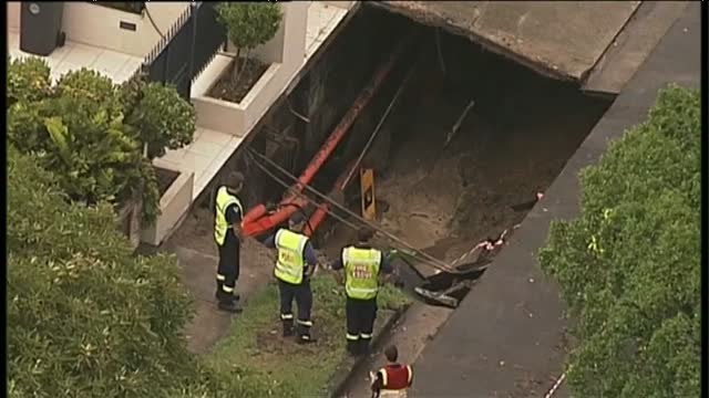Un enorme socavón aparece junto a la casa del primer ministro australiano