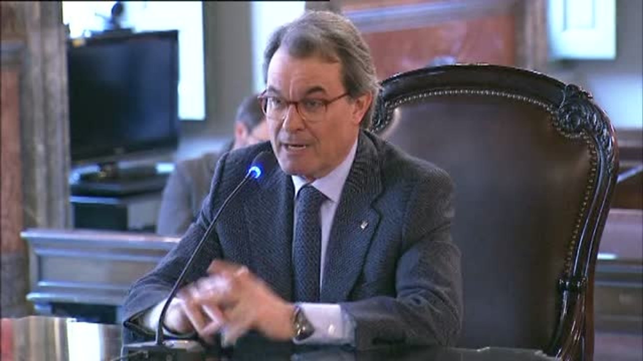 Mas declara que no imaginaba que las "ocurrencias" de las que Rajoy se "mofaba" fueran causa ante el Supremo