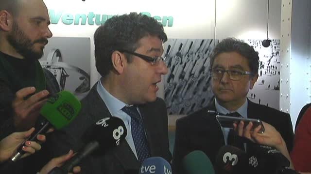 El ministro de Energía asegura que la factura de la luz no se puede bajar a lo loco y generar déficit tarifario