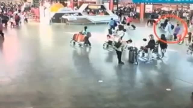 El hermanastro de Kim Jong Un fue envenenado en público sin que nadie se diera cuenta